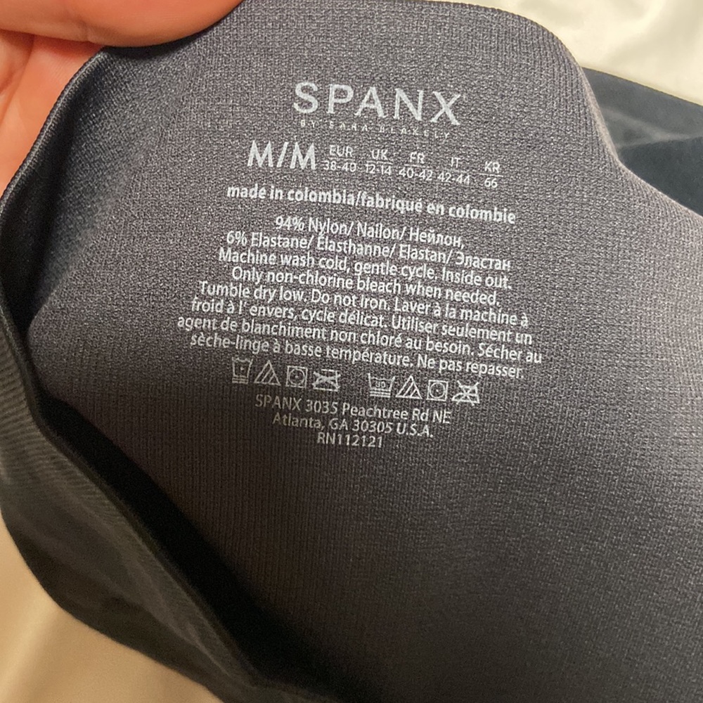 SPANXS Look at Me Now LEGGINGS - Picture 4 of 4